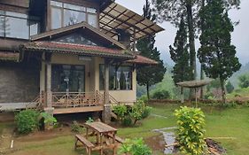 Aubrey Villa Ciwidey